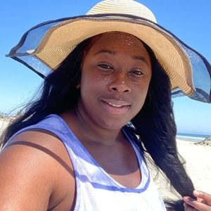 Meet your Posher, Shana